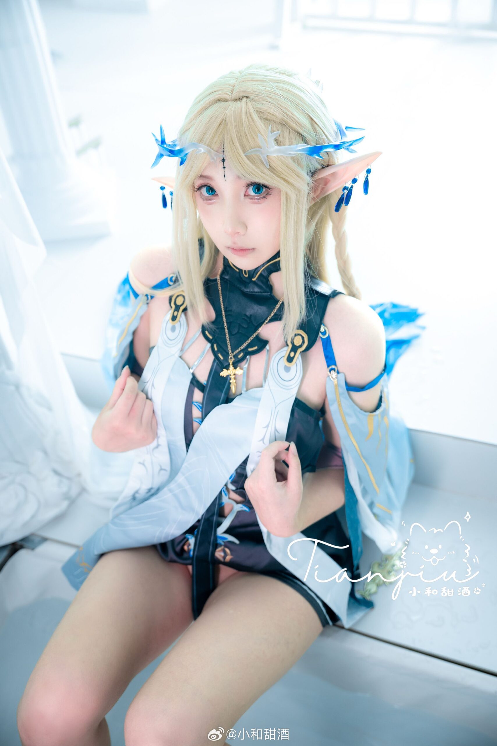 小和甜酒COSPLAY《鸣潮》卡提希娅