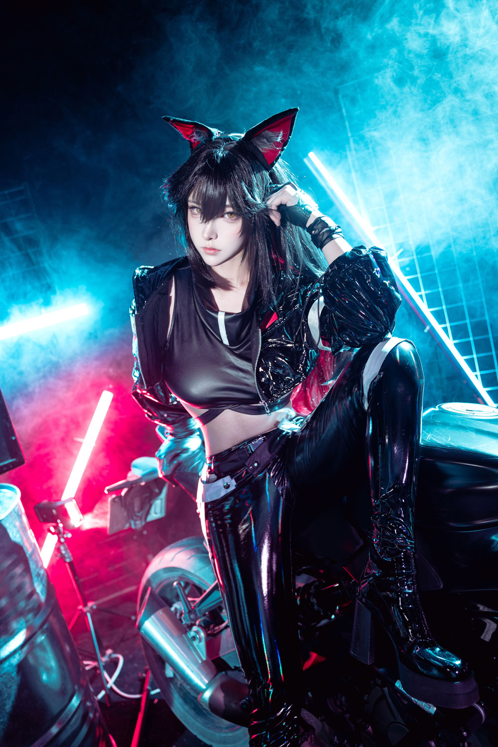 Seya-狮砸《明日方舟》德克萨斯音律联觉COSPLAY图片写真在线看