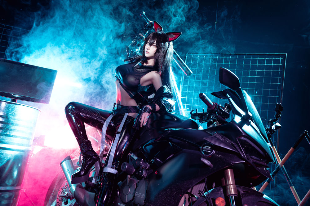 Seya-狮砸《明日方舟》德克萨斯音律联觉COSPLAY图片写真在线看
