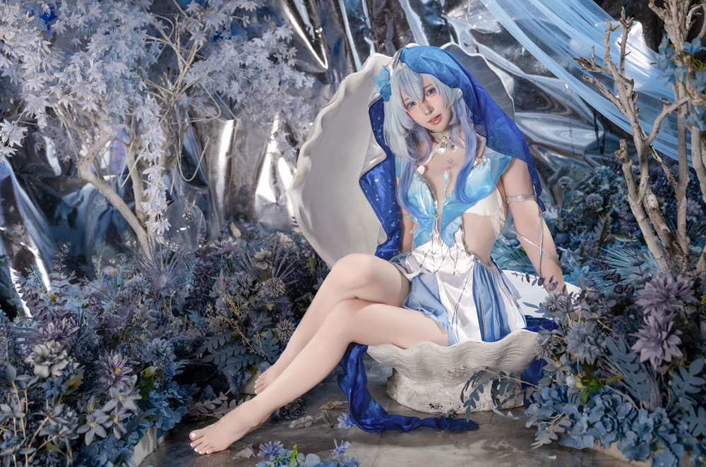 西园寺南歌《鸣潮》守岸人COSPLAY图片写真在线看