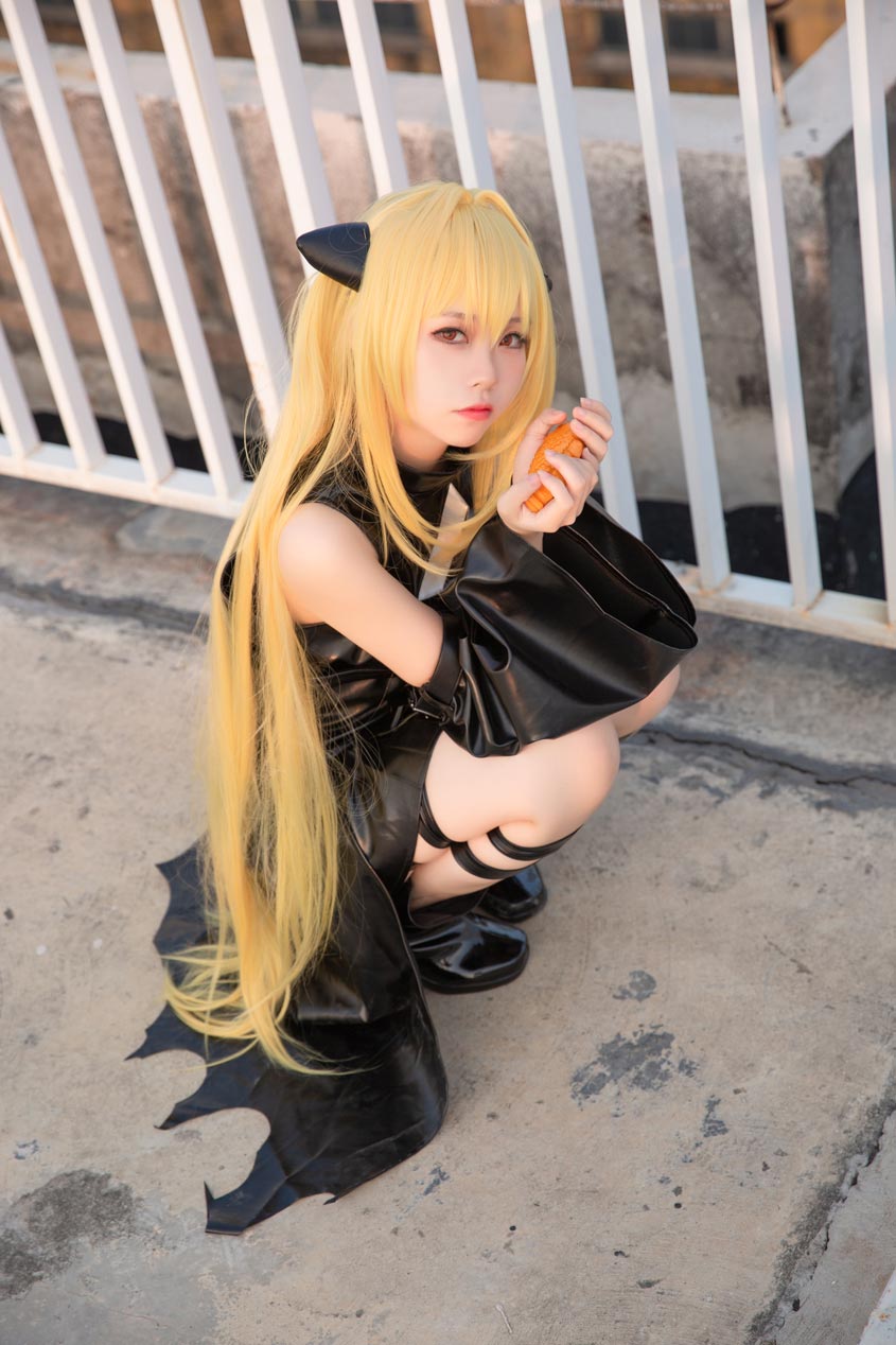 G44不会受伤 小暗常服COS美图在线