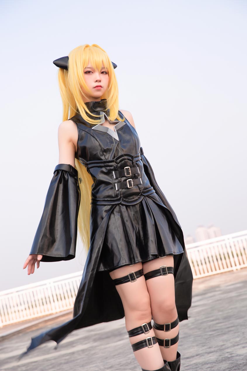 G44不会受伤 小暗常服COS美图在线