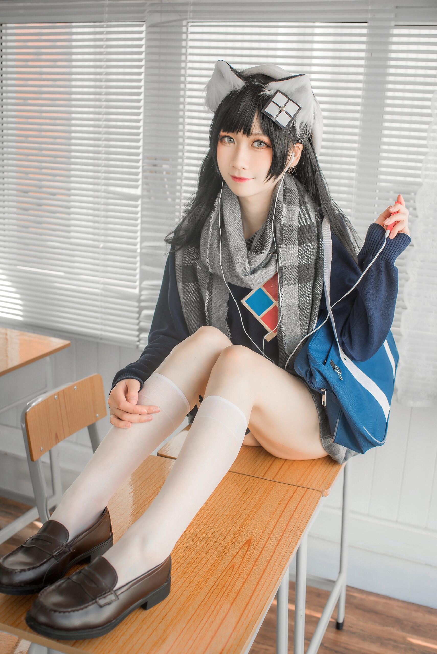 izumi泉桃子 纯白毕业季COS写真图片在线