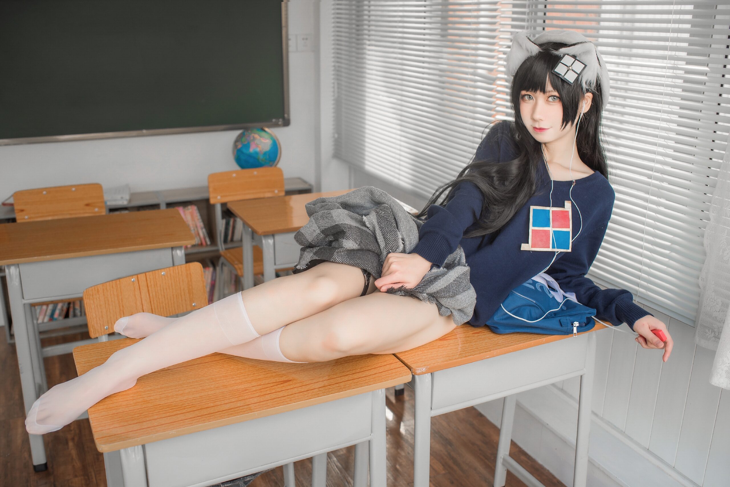 izumi泉桃子 纯白毕业季COS写真图片在线