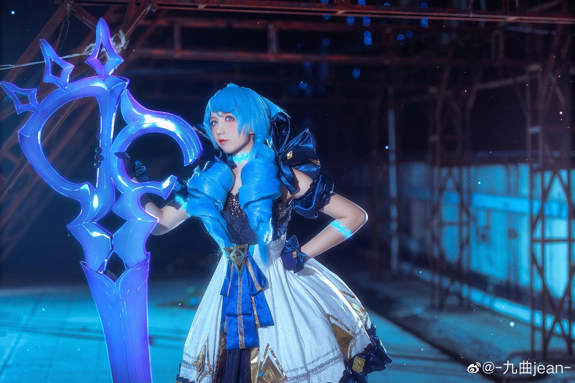 九曲jean《英雄联盟》格温COS写真