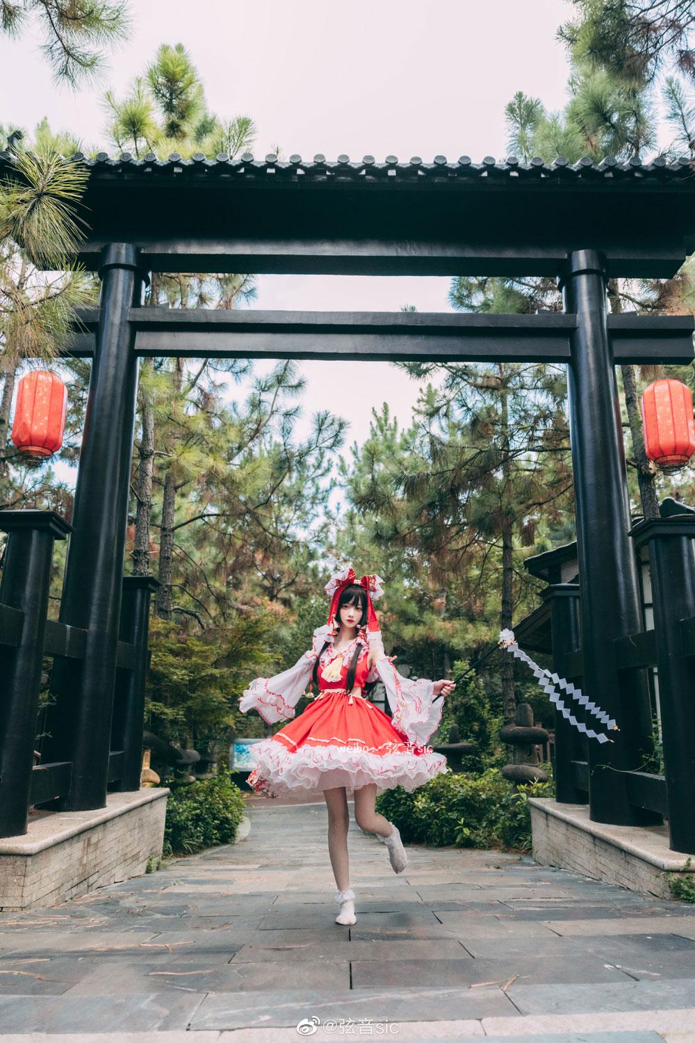 弦音sic 《东方Project》博丽灵梦COSPLAY衣服扮装