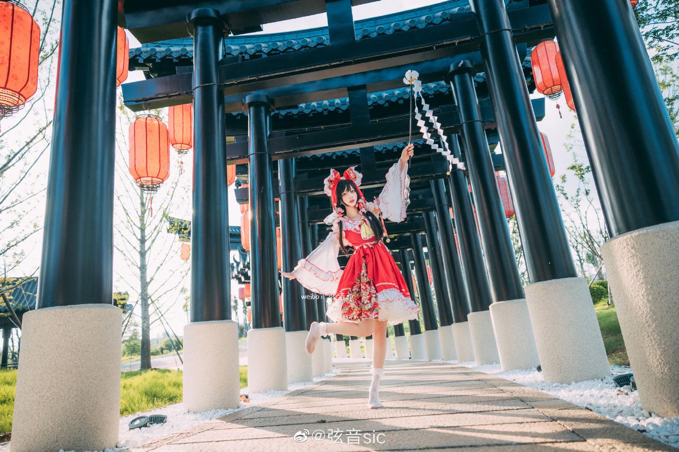 弦音sic 《东方Project》博丽灵梦COSPLAY衣服扮装
