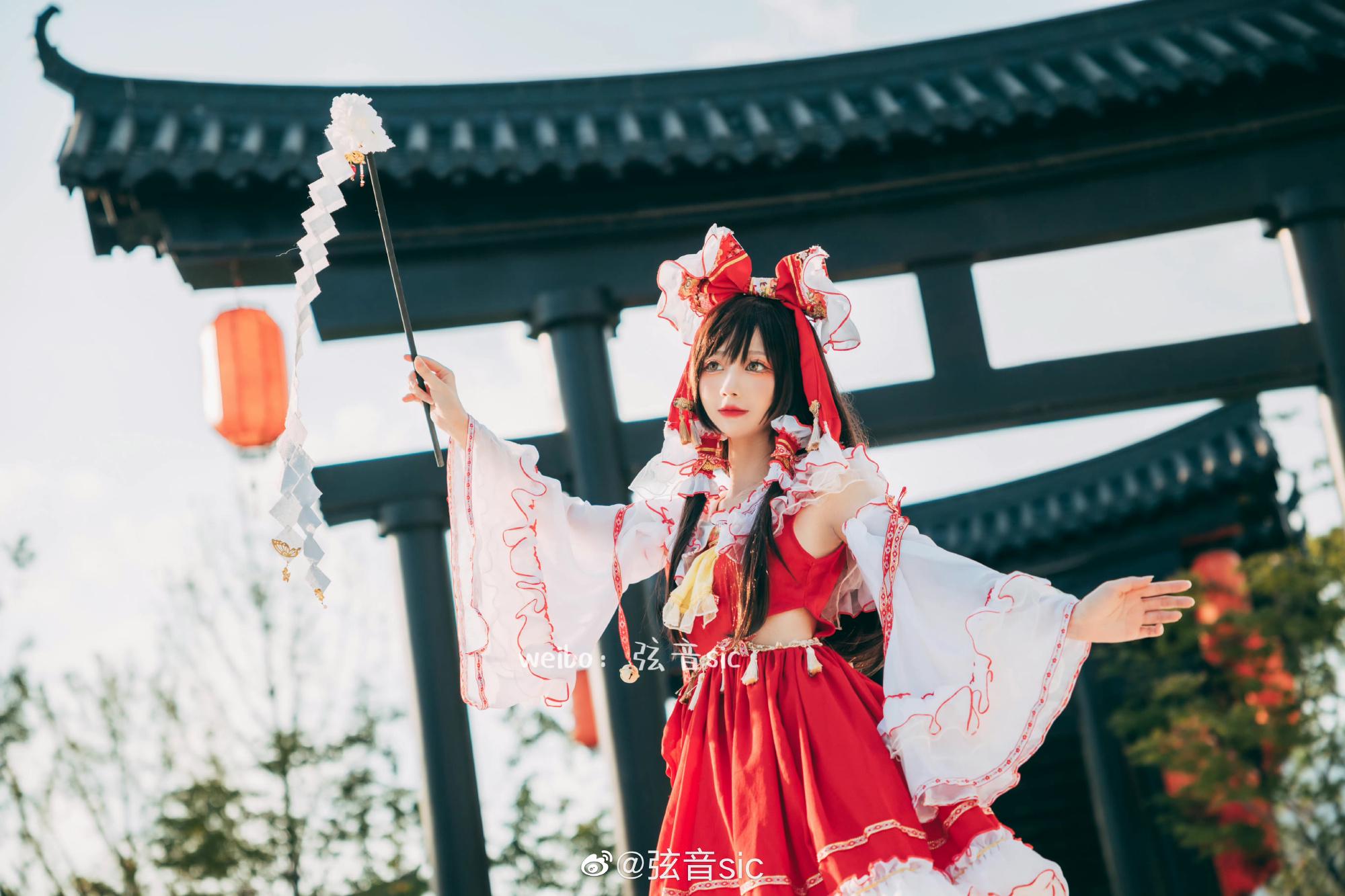 弦音sic 《东方Project》博丽灵梦COSPLAY衣服扮装