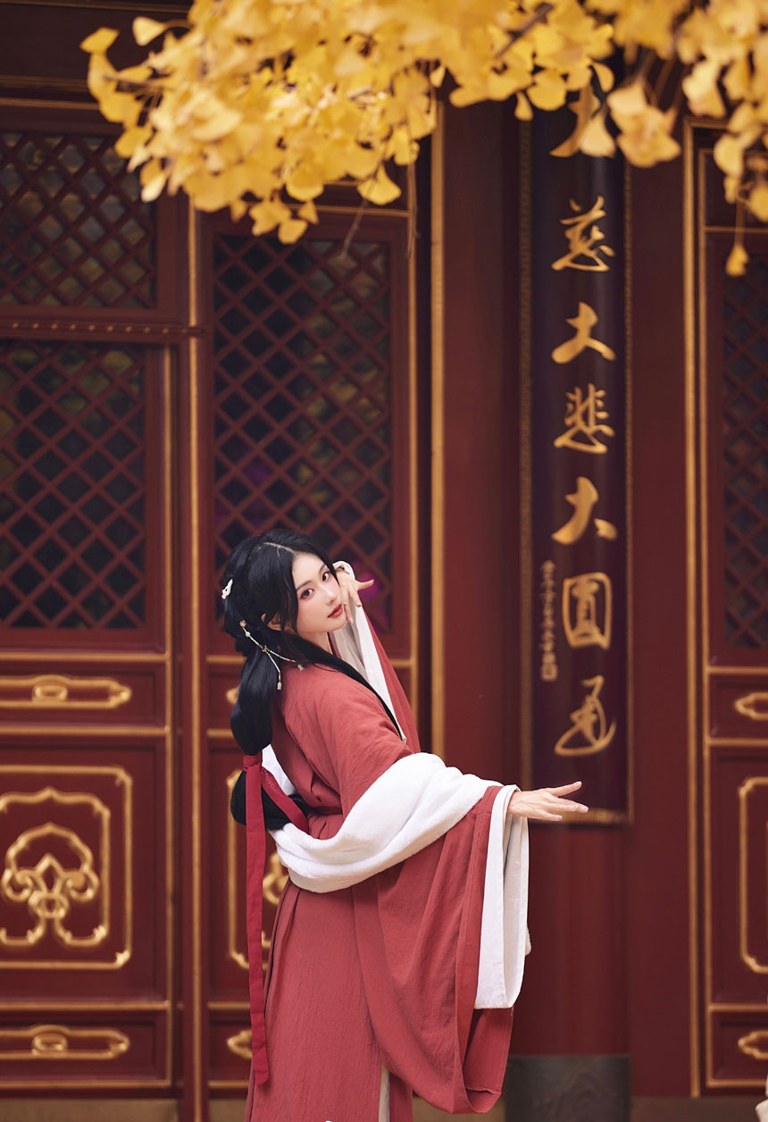 古风COSER AAAyu阿玉 最新汉服写真欣赏