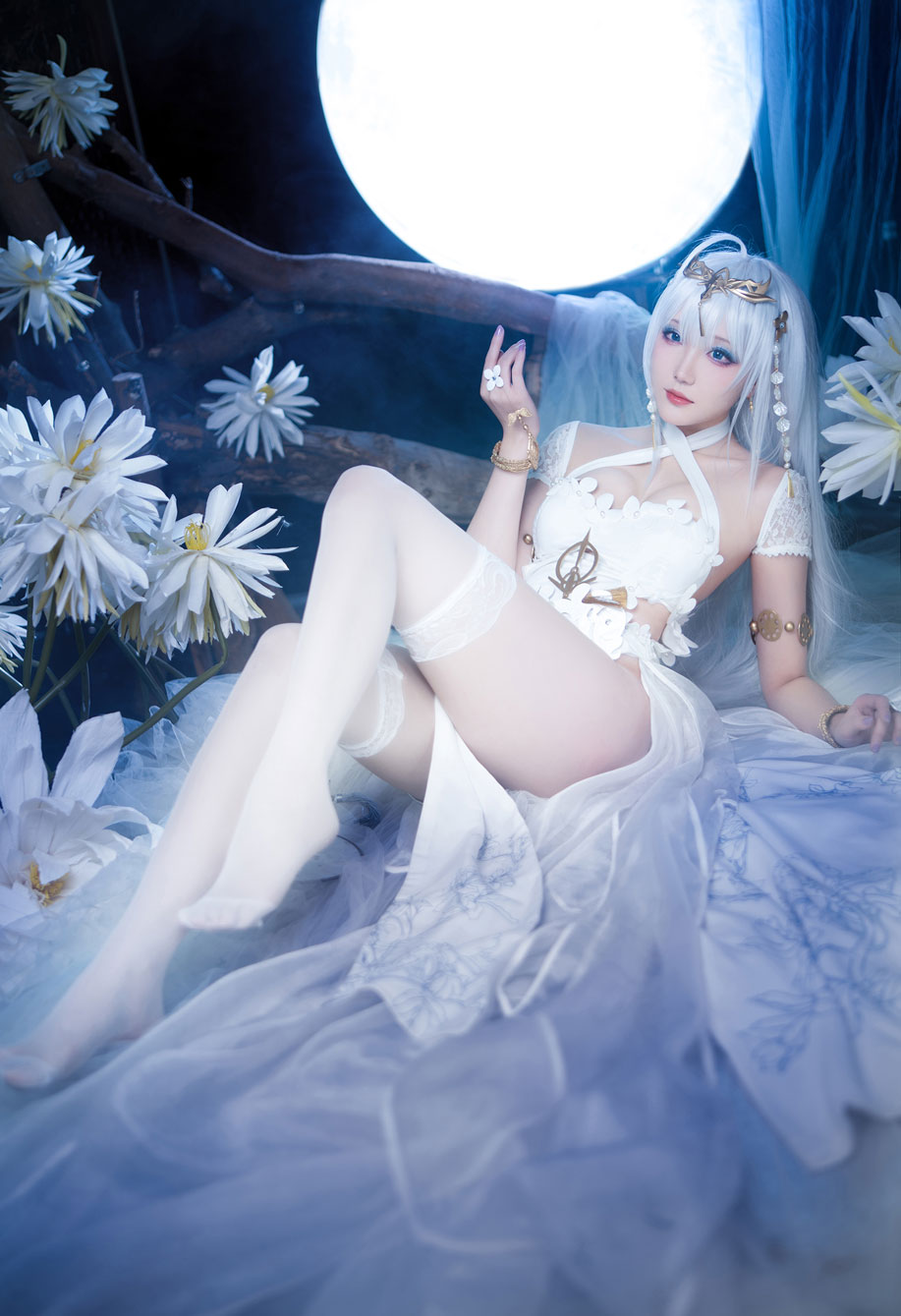 瓜希酱COS《碧蓝航线》埃姆登白色礼服美极了
