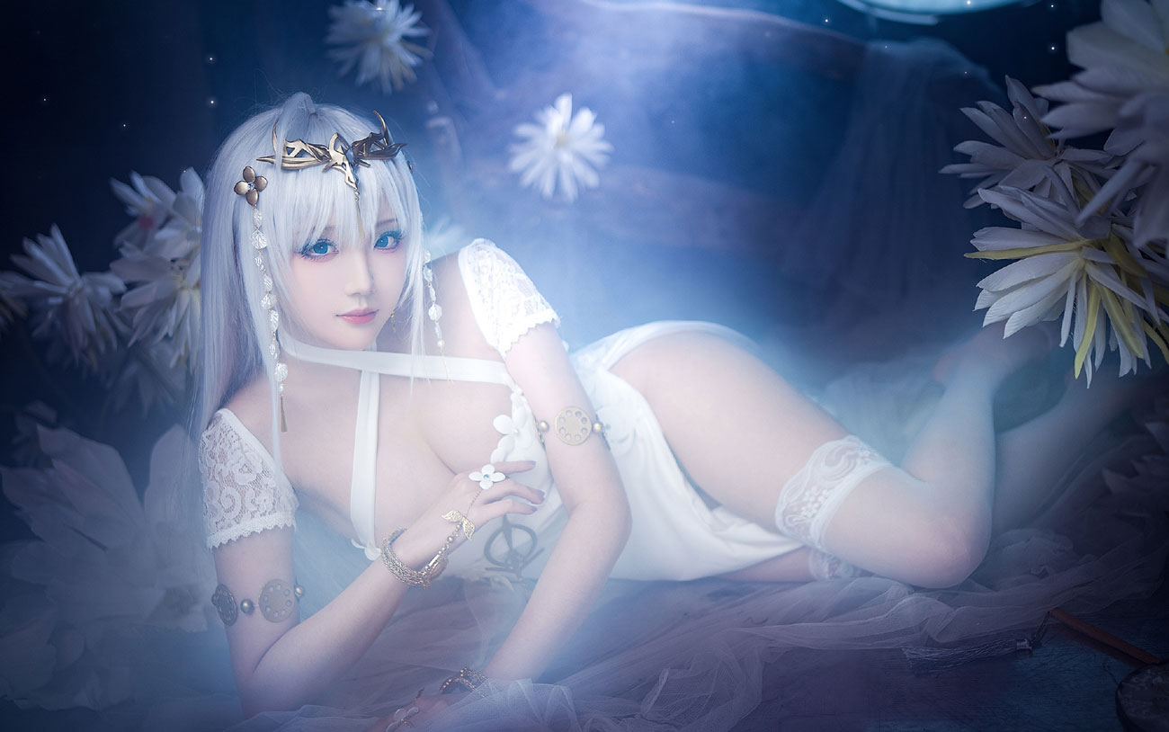 瓜希酱COS《碧蓝航线》埃姆登白色礼服美极了