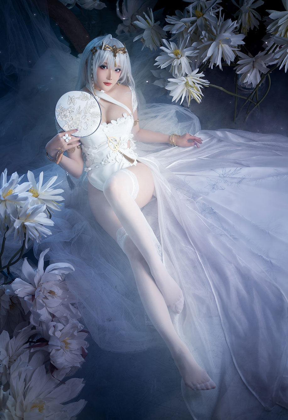 瓜希酱COS《碧蓝航线》埃姆登白色礼服美极了