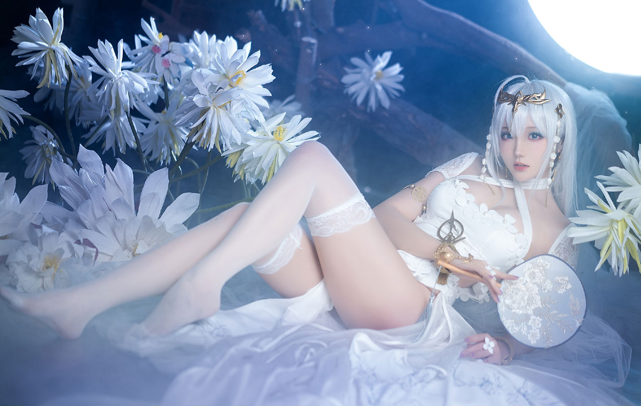 瓜希酱COS《碧蓝航线》埃姆登白色礼服美极了