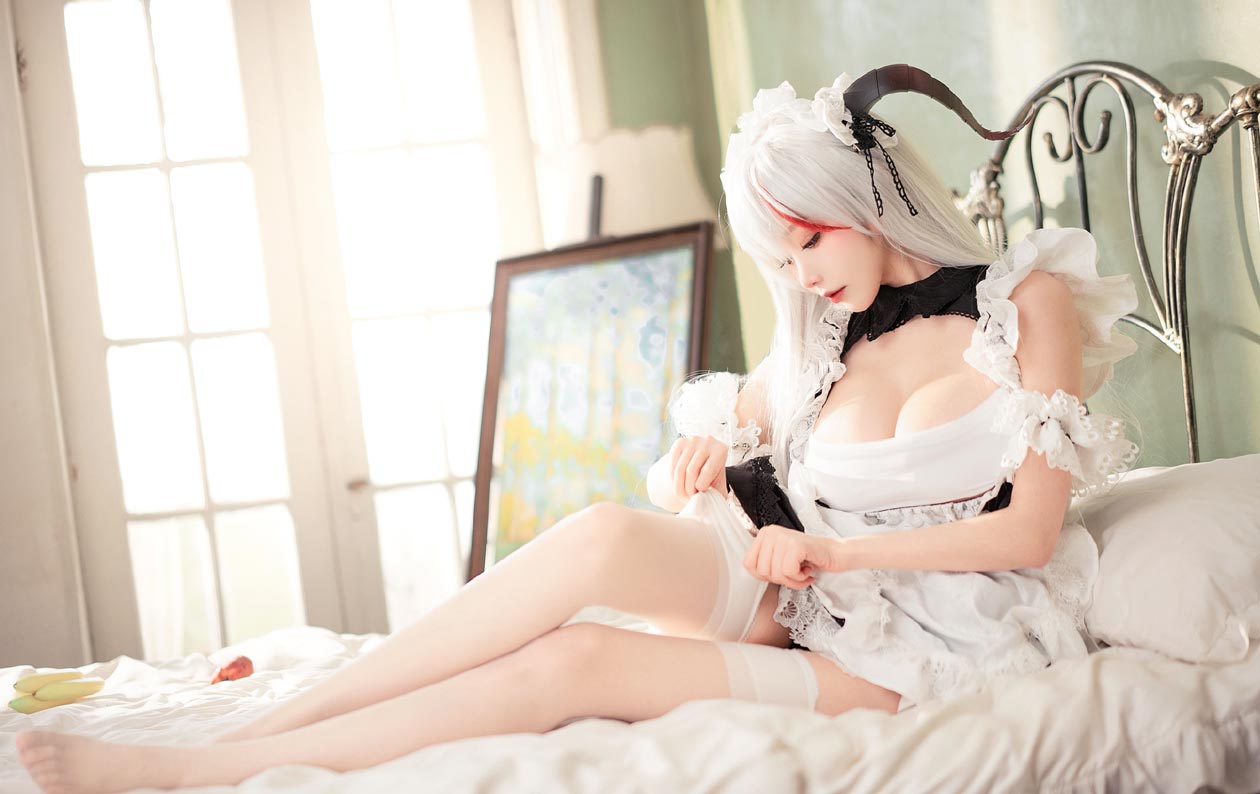 啾小妍Deer《碧蓝航线》埃吉尔女仆COS同人美图