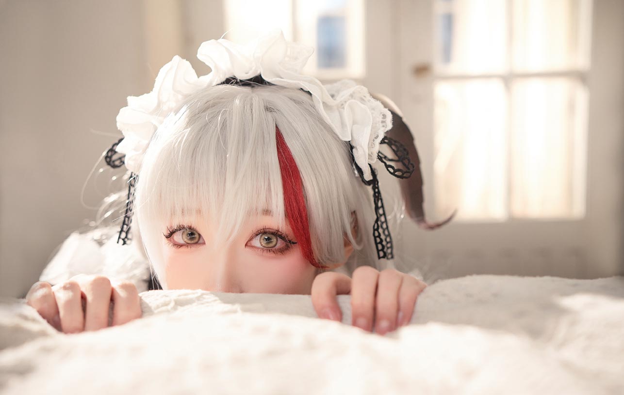 啾小妍Deer《碧蓝航线》埃吉尔女仆COS同人美图