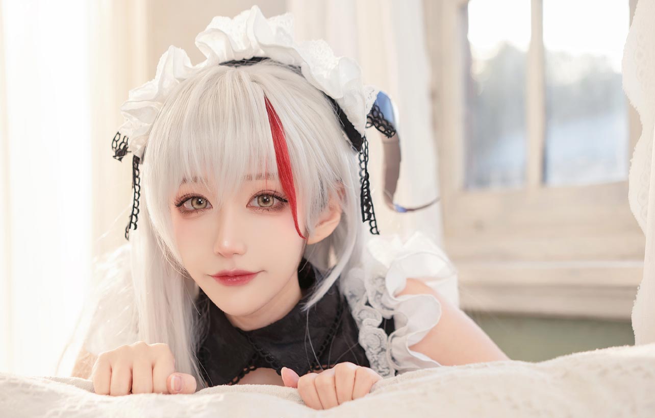 啾小妍Deer《碧蓝航线》埃吉尔女仆COS同人美图