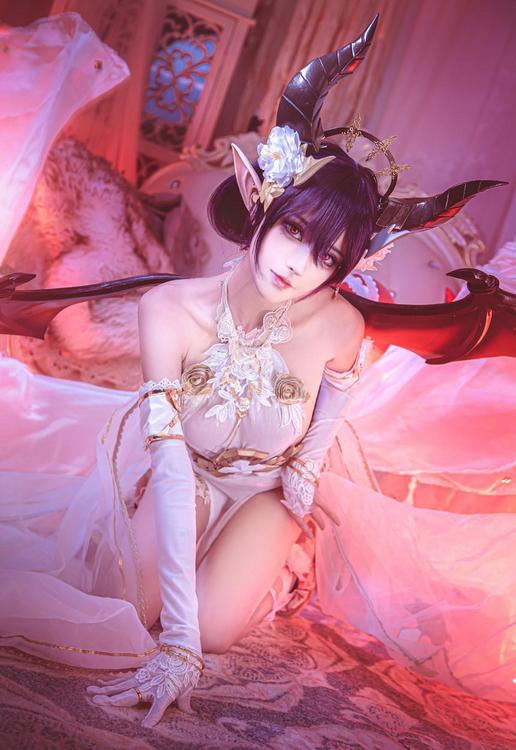 奶狮《碧蓝幻想》古蕾雅COS龙姬花嫁绝美