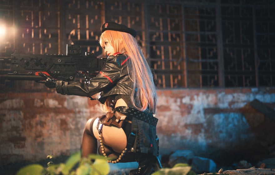 G44不会受伤COS《胜利女神：妮姬》中女战士拉毗