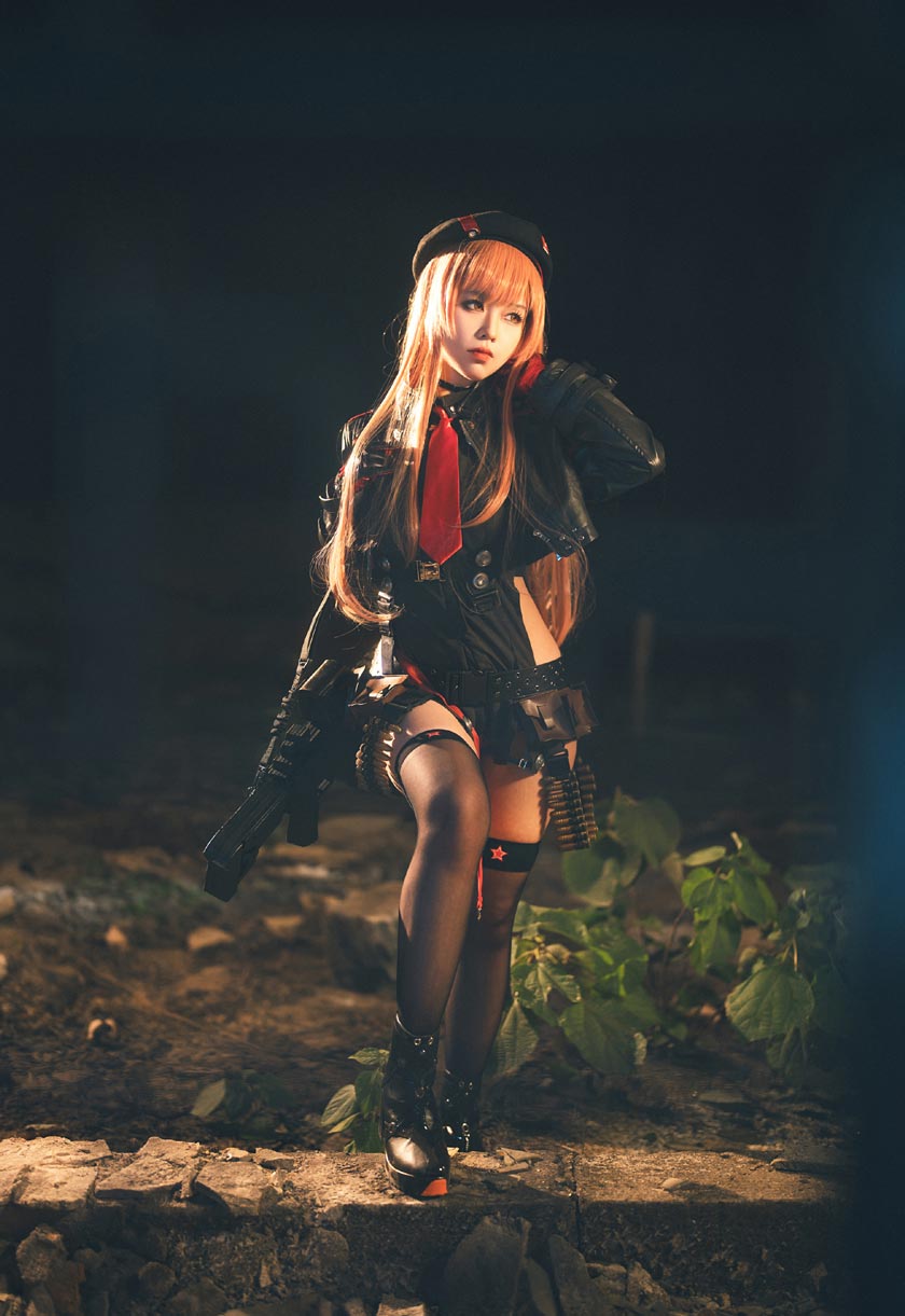 G44不会受伤COS《胜利女神：妮姬》中女战士拉毗